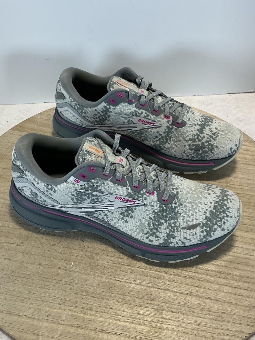 Brooks Ghost 15 Women’s 9.5 B Gray Pink Running Shoes 1203801B147